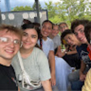 Meet your Posher, Alayna